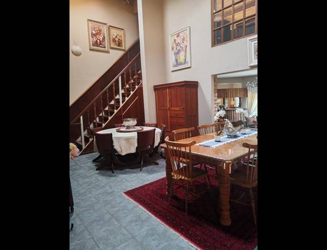 6 BEDROOM HOUSE FOR SALE IN SECUNDA